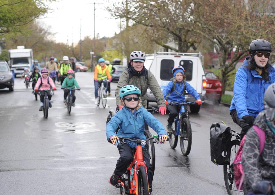 bike bus riding in cold weather